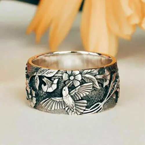 Spring Wedding Sakura Blossom Ring This beautiful ring can help pull your  whole wedding aesthetic togethe… | Floral engagement ring, Girly jewelry,  Fashion jewelry