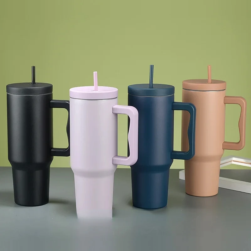 손잡이와 빨대 달린 진공 플라스크, 도로 여행을 위해 음료를 뜨겁거나 차갑게 보관함, 40oz