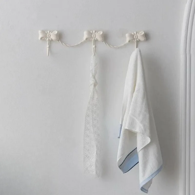 Cream White Wall Hooks, Vintage Door Hooks for Clothes, Retro Hanging Storage, Decorative Organizer for Bedroom and Bathroom