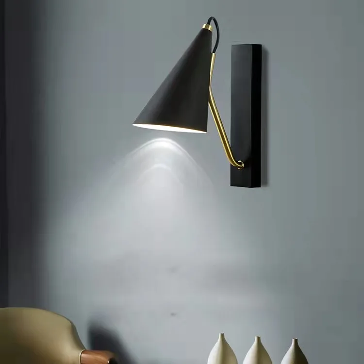 

New minimalist modern LED wall lamp Nordic creative bedroom bedside black and white iron wall lamp office bar desk lamp