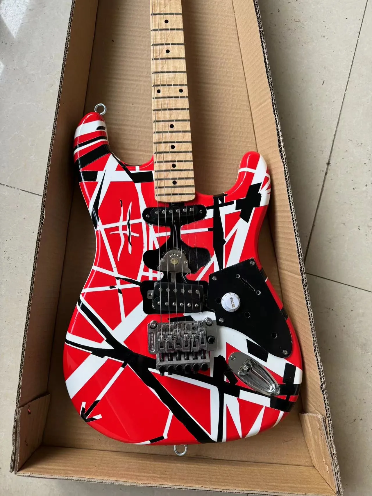 

Quality EVH 6 Strings Electric Guitar Basswood Body White And Black Sticker Chrome Hardware Glossy Finish Free Delivery