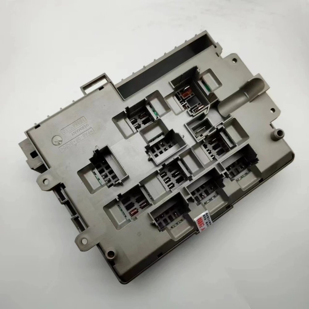 129116 H19 BMW3 VA20 E90 ヒューズボックス 即決!!