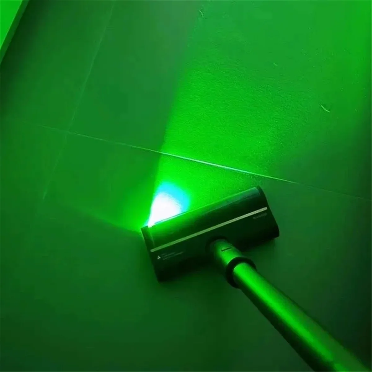 Vacuum Dust Detector Light Vacuum Led Light Attachment, Green LED for Cleaner Head Accessories