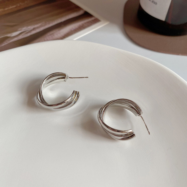 Hoop Earrings for Women Statement Vintage Punk Heavy Metal Circle Round Gold Earrings Fashion Jewelry Gifts
