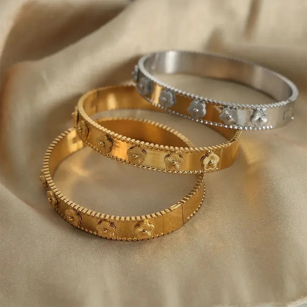 Fashion Laser Flower Stainless Steel Bracelets For Women Gold Silver Five-leaf Flower Bracelet Daily Party Versatile Jewelry