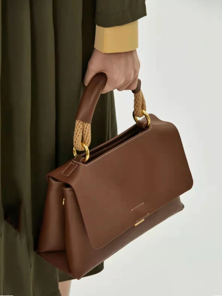 Elegante borsa a tracolla da donna design per ufficio e moda_voghion.com