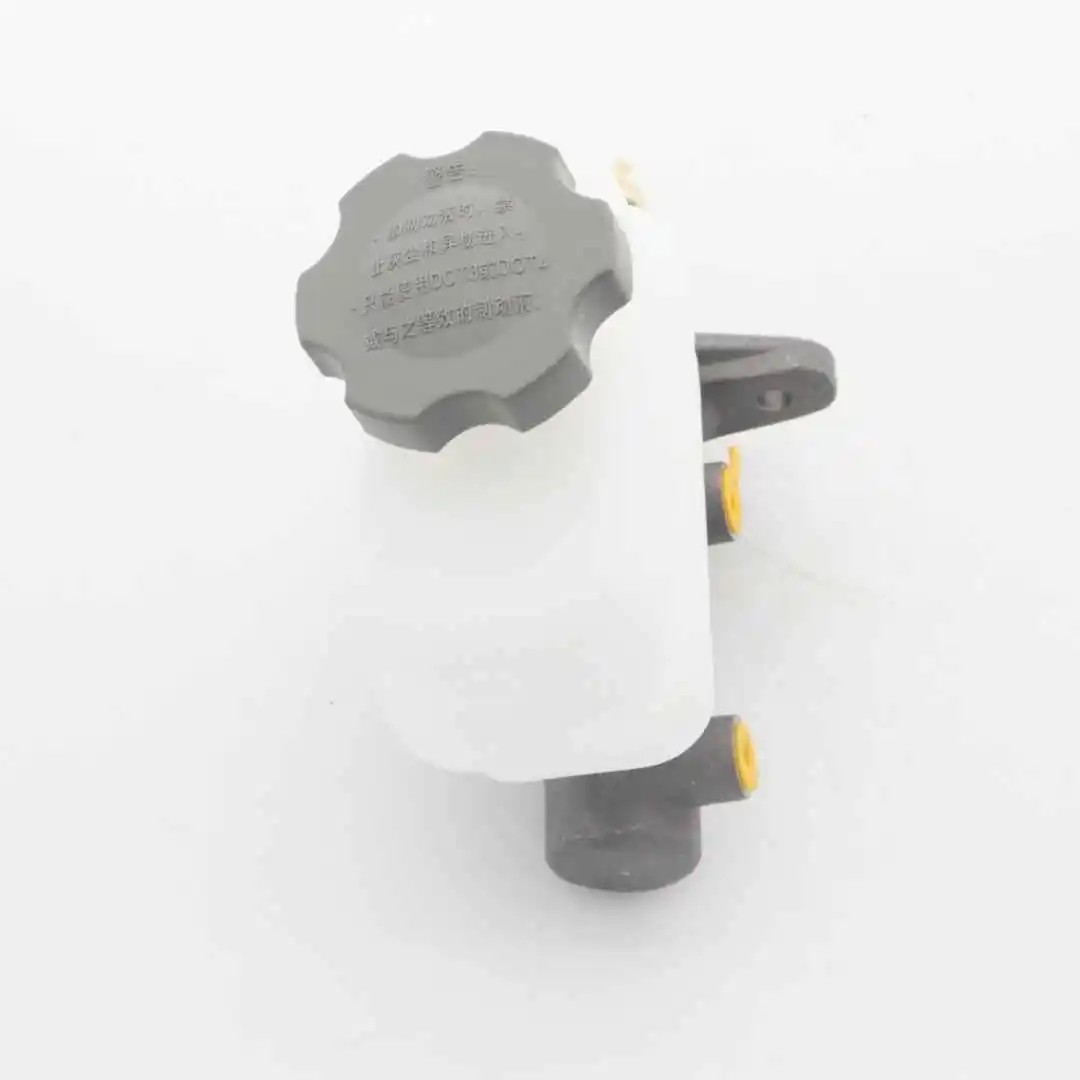BRAKE MASTER CYLINDER FOR TERRACAN 02-06 OEM： 58590H1052 58590-H1052