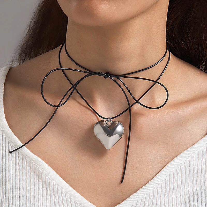 Vintage Silver Color Love Chunky Heart Necklace for Women Black Velvet Cord Big Heart Choker Fashion Statement Jewelry women jewelry metal choker necklace velvet choker necklaces