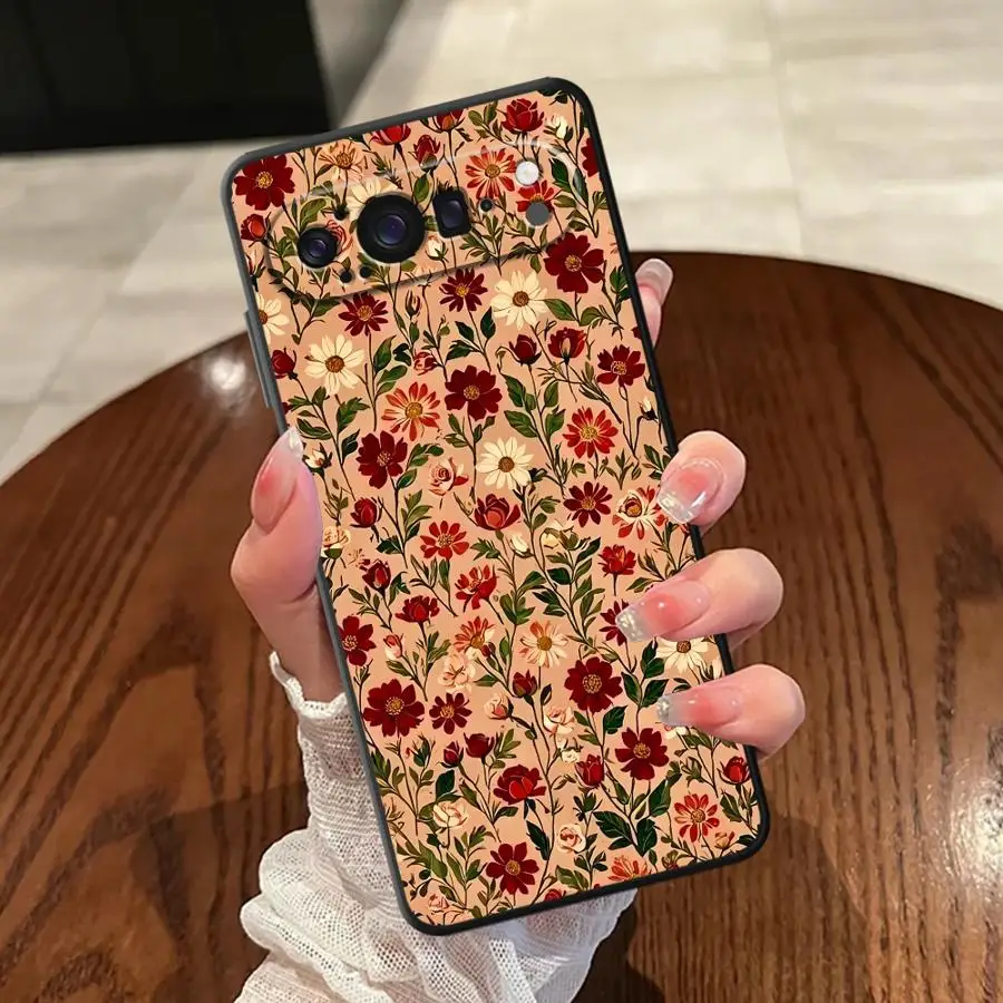 Retro Floral Print Phone Cover Case – Stylish and Protective Sleeve