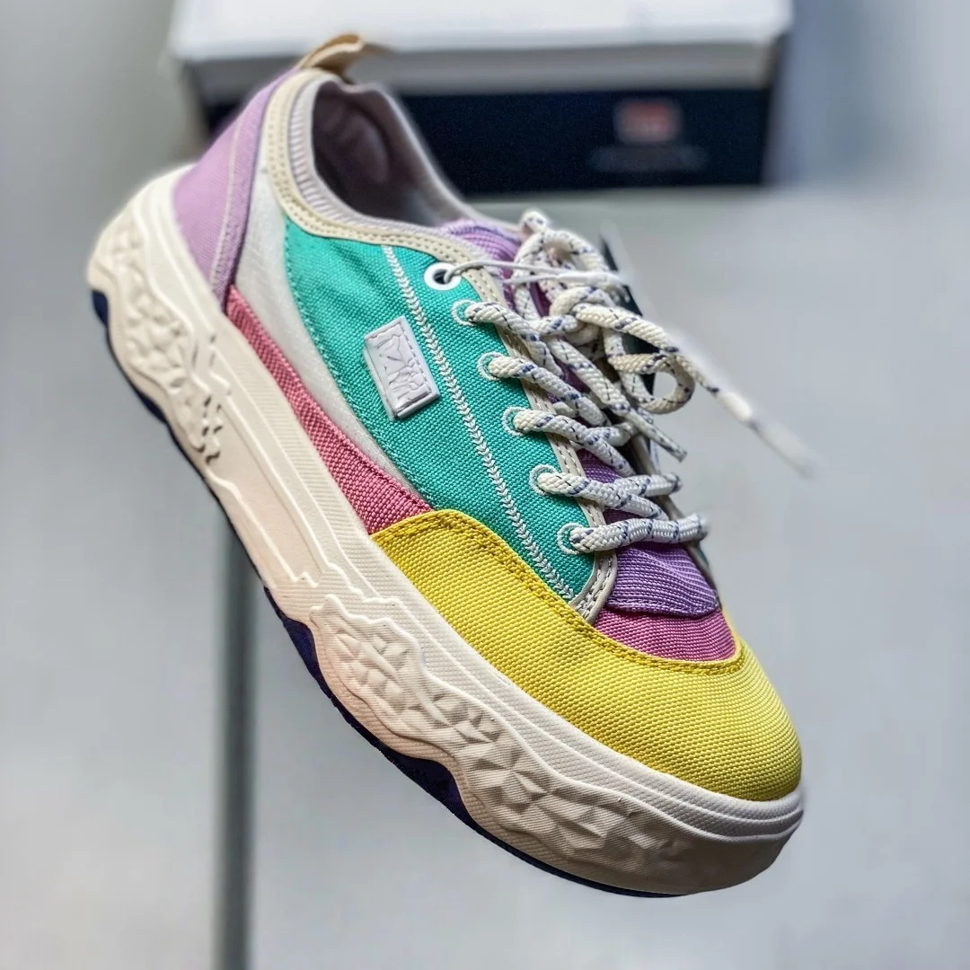 Men's and women's rock-themed casual sports shoes with thick soles, versatile, non-slip, wear-resistant, low-top canvas shoes. - Image 2