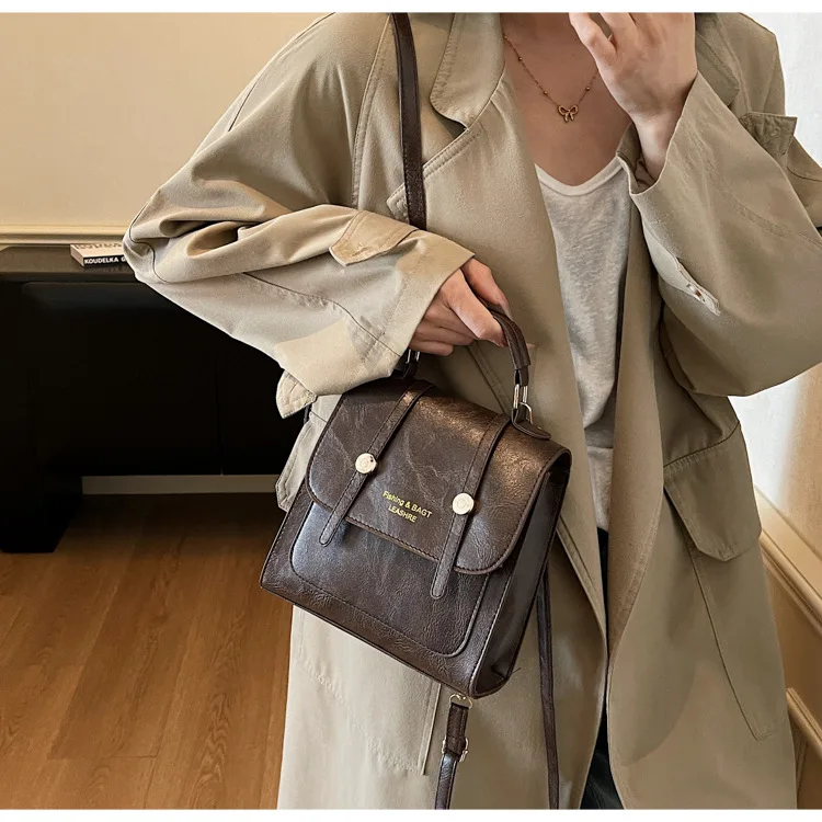 حقيبة ظهر نسائية عصرية بسيطة حضرية متعددة الوظائف حقيبة مربعة صغيرة حقيبة ركاب كتف مزدوج حقيبة كروسبودي