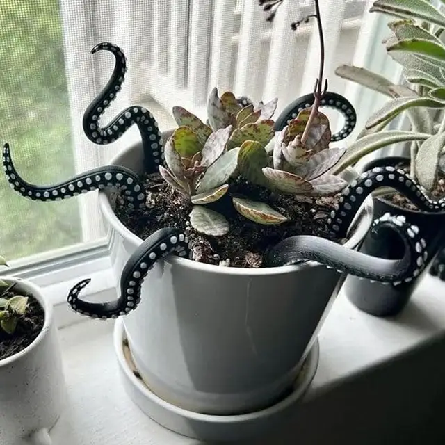 Glow In The Dark Octopus Tentacle Stakes 2