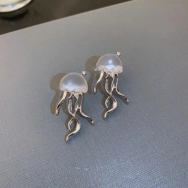 Fashion Design Floating Jellyfish Matte Crystal Earrings 2023 Korean Creativity Personality Female Acaleph Stud Earrings Jewelry