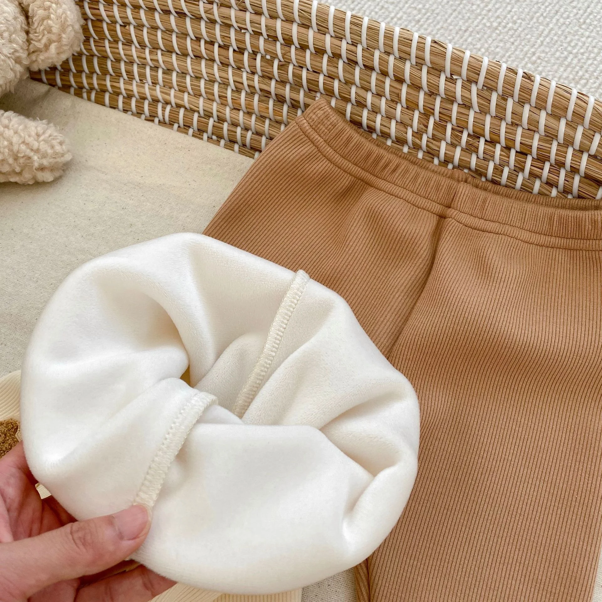 Autumn Winter Baby Children Fleece Long Pants Warm Large Pp Cute Baby Bear Elastic Casual Bottoming Pants Cotton Material