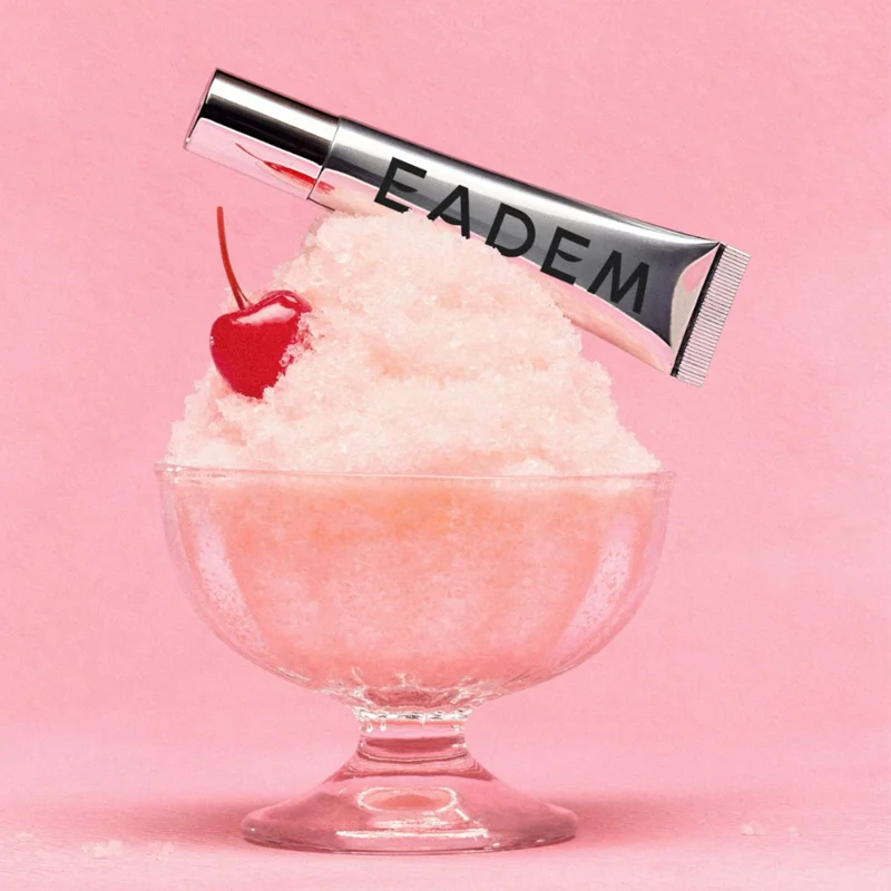 Hydrating & Nourishing Lip Balm with Glossy Finish
