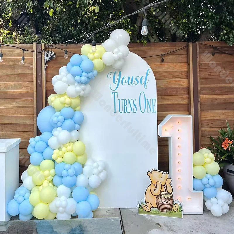 

137 шт., белые и синие воздушные шары