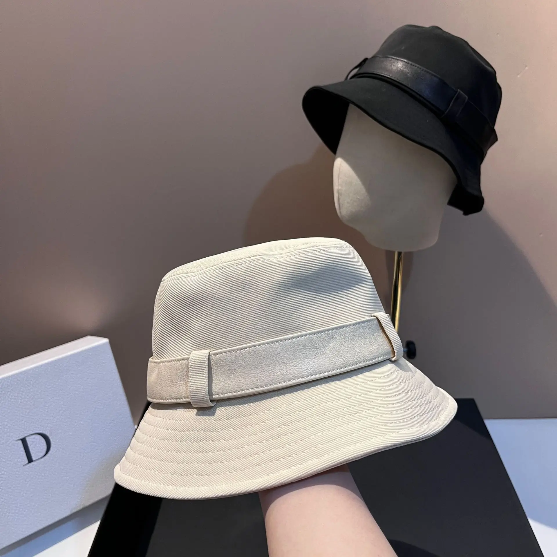 2023 New High Quality Womens Hats Fashion Luxury Designer