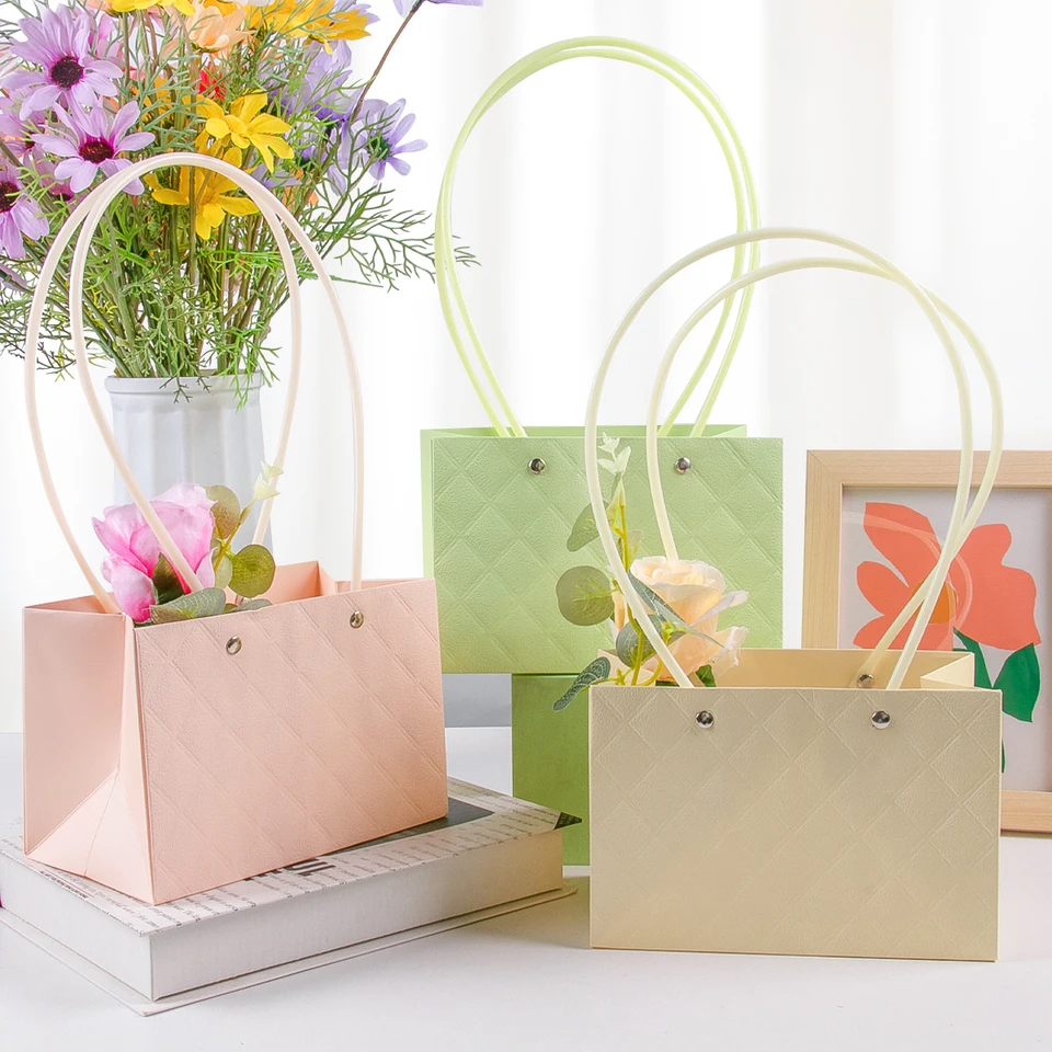 15 Sacchetti Regalo Portafiori In Cartone Con Maniglie A Catena Metallica - Scatole Per Bouquet Per Matrimoni, San Valentino (Bianco, Rosa, Nero)