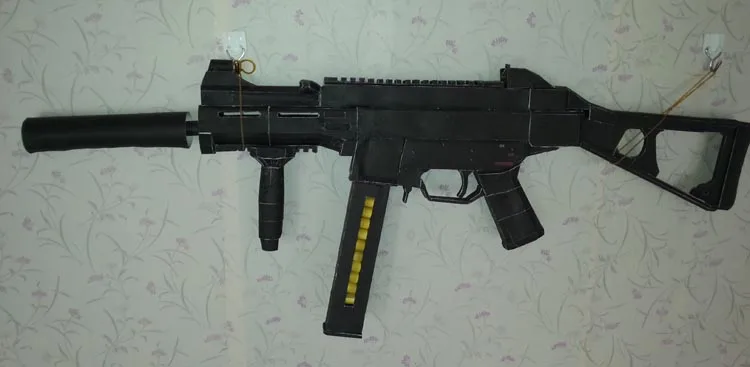 1:1 UMP Assault Rifle 3D Paper Model Gun DIY Handmade Papercraft Toy
