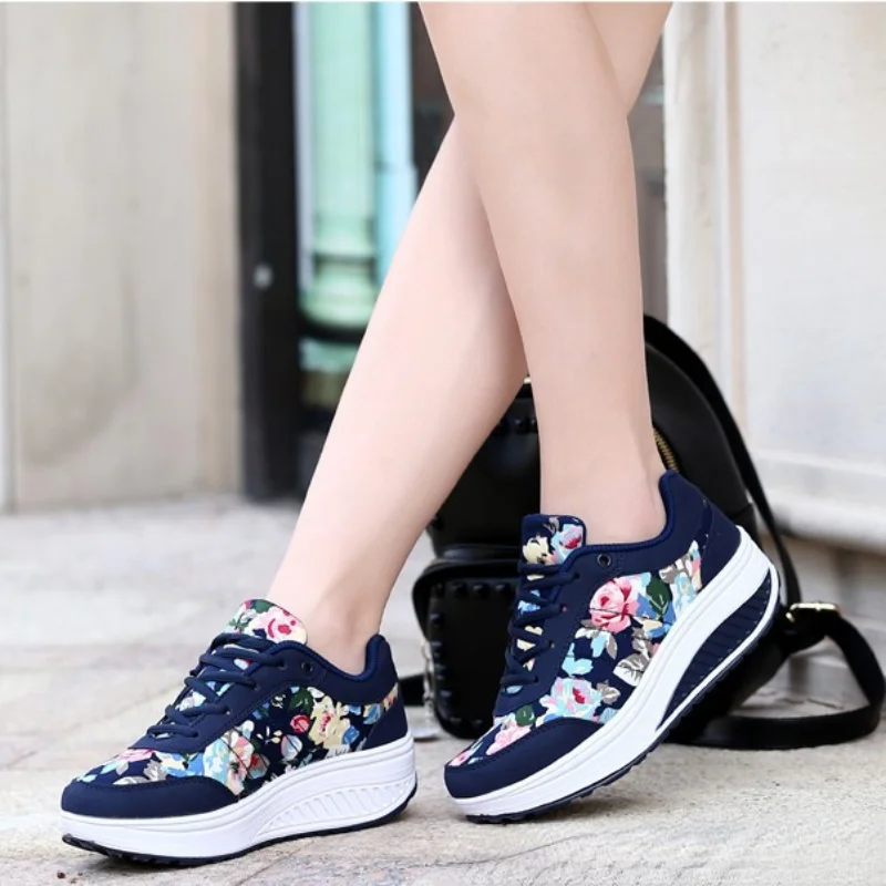 2023Fashion Platform Women's Sports Shoes Wedges Solid Color Versatile Sneakers Non-slip Vulcanize 