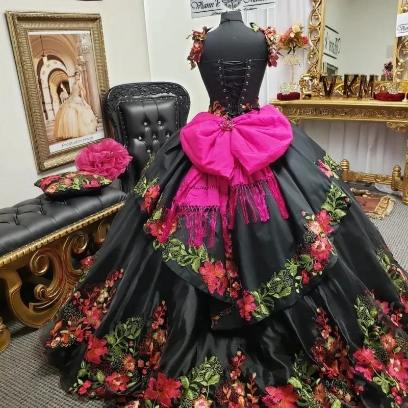 Black Charro Quinceanera Dresses Ball Gown Sweetheart Appliques Lace Mexican Sweet 16 Dresses 15 Anos Customized