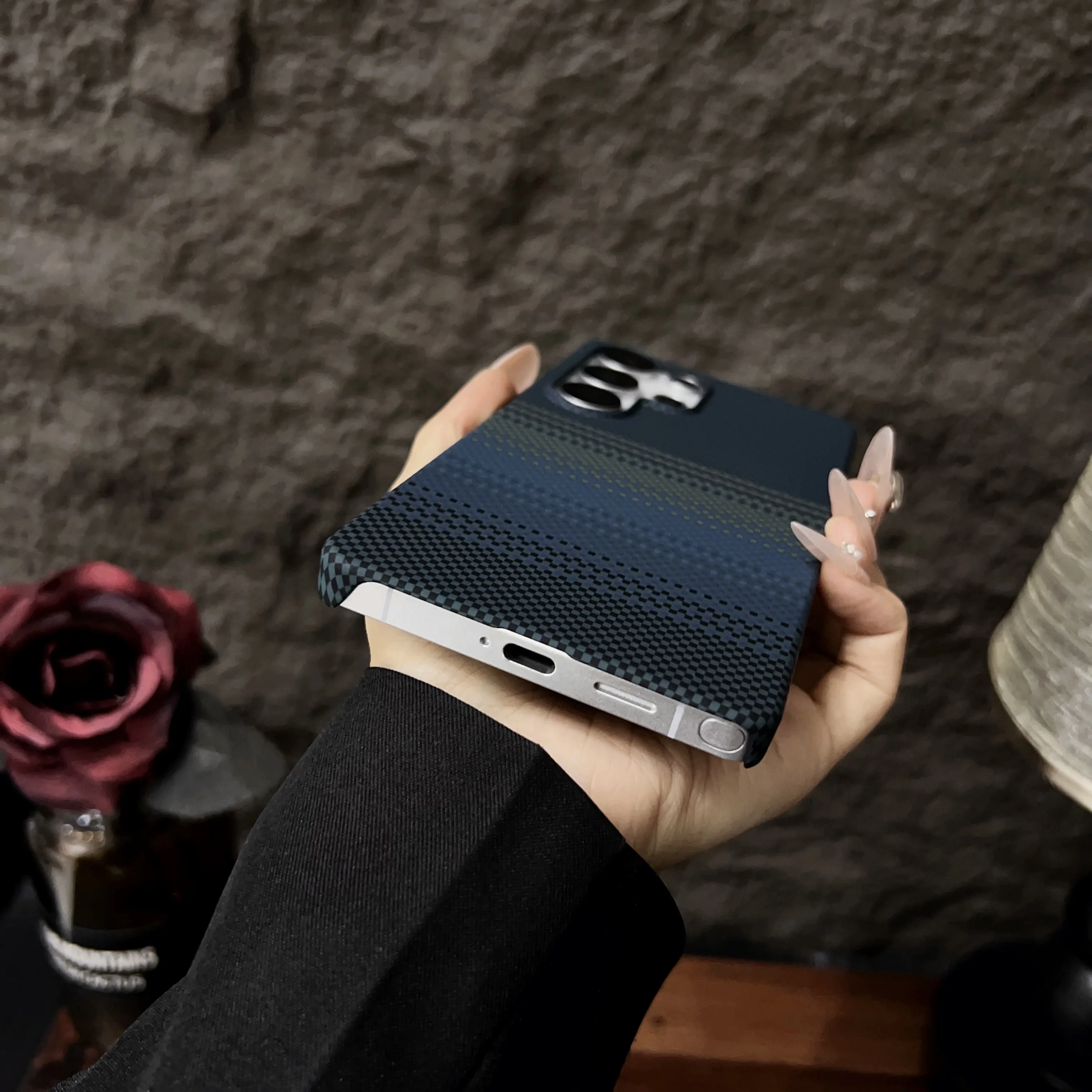 Ultra-Thin MagSafe Carbon Fiber Case - Wireless Charging Shockproof PC Cover