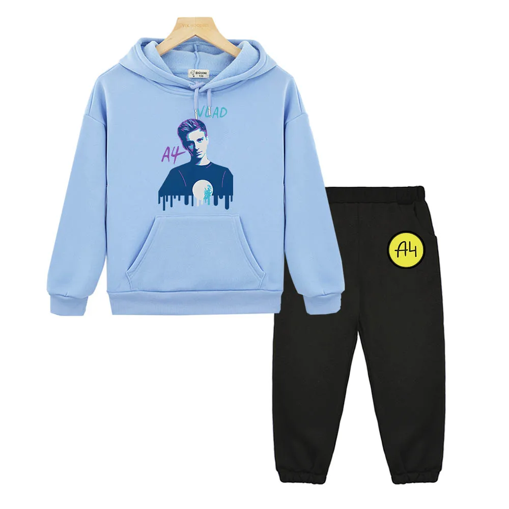 Рисунок 3 - Комплект с толстовкой и брюками