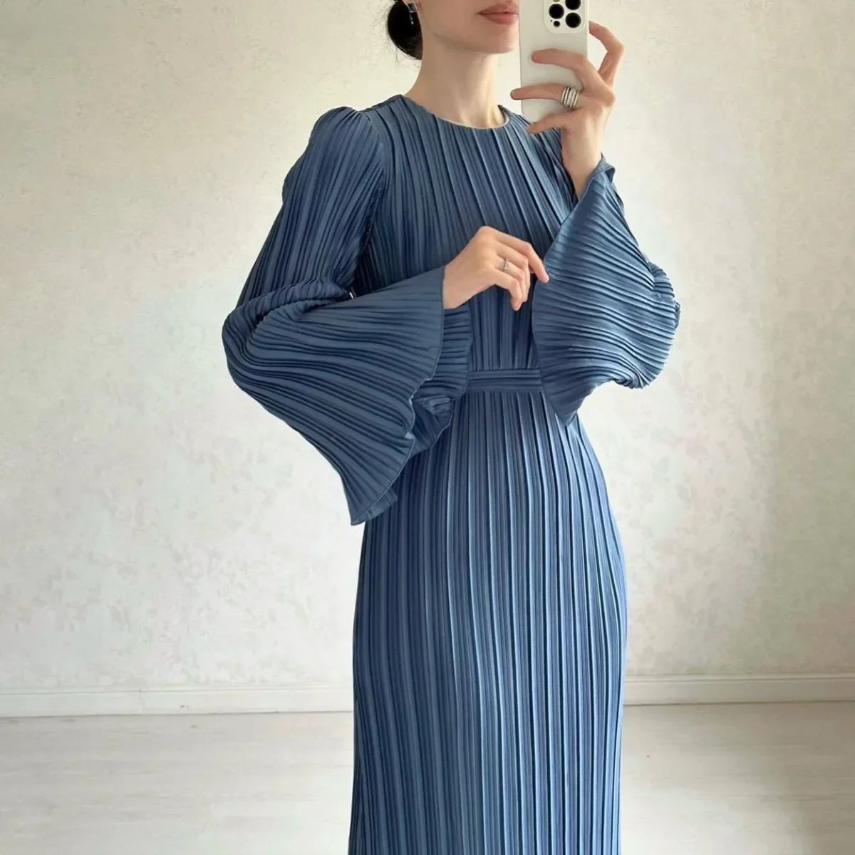 

Long Dresses Women Elegant Fashion High Street Solid Color Pleated Dress Female Autumn Casual Loose Flare Sleeve Slim Maxi Dress