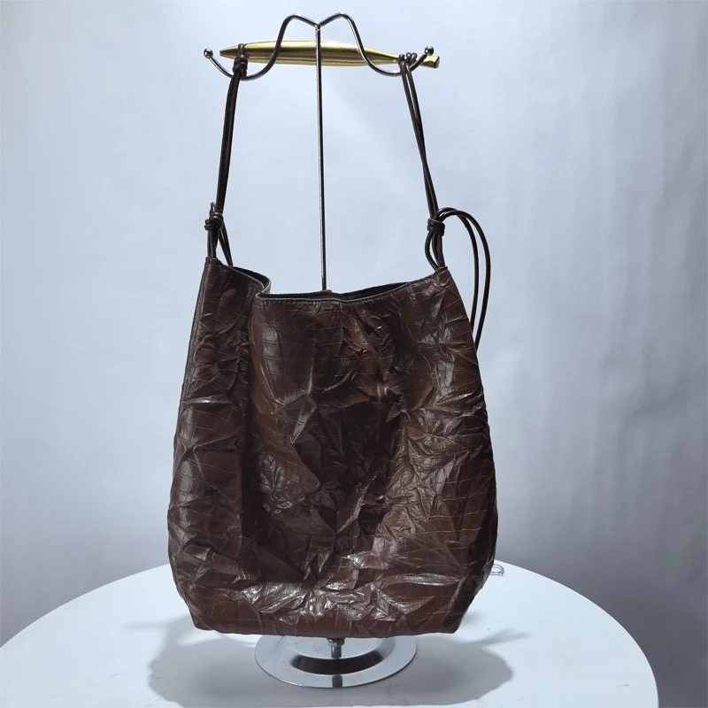 

Women's Bag 2024 New Casual Fashion Versatile Large-capacity Saury Single Shoulder Cross-body Commuter Bag