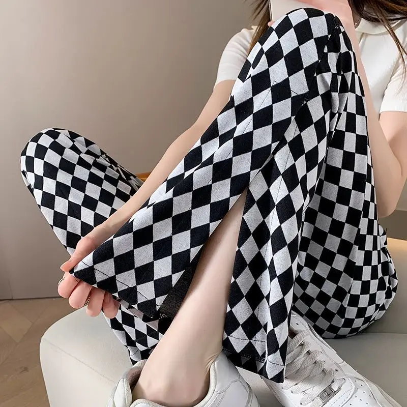 Рисунок 4 - Женские свободные шахматные Брюки-клеш