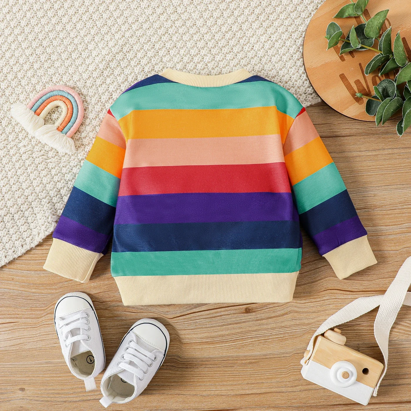 Baby Boy/Girl Heart & Letter Print Rainbow Colorblock Long-sleeve Sweatshirt Casual/Outdoor Positioning print