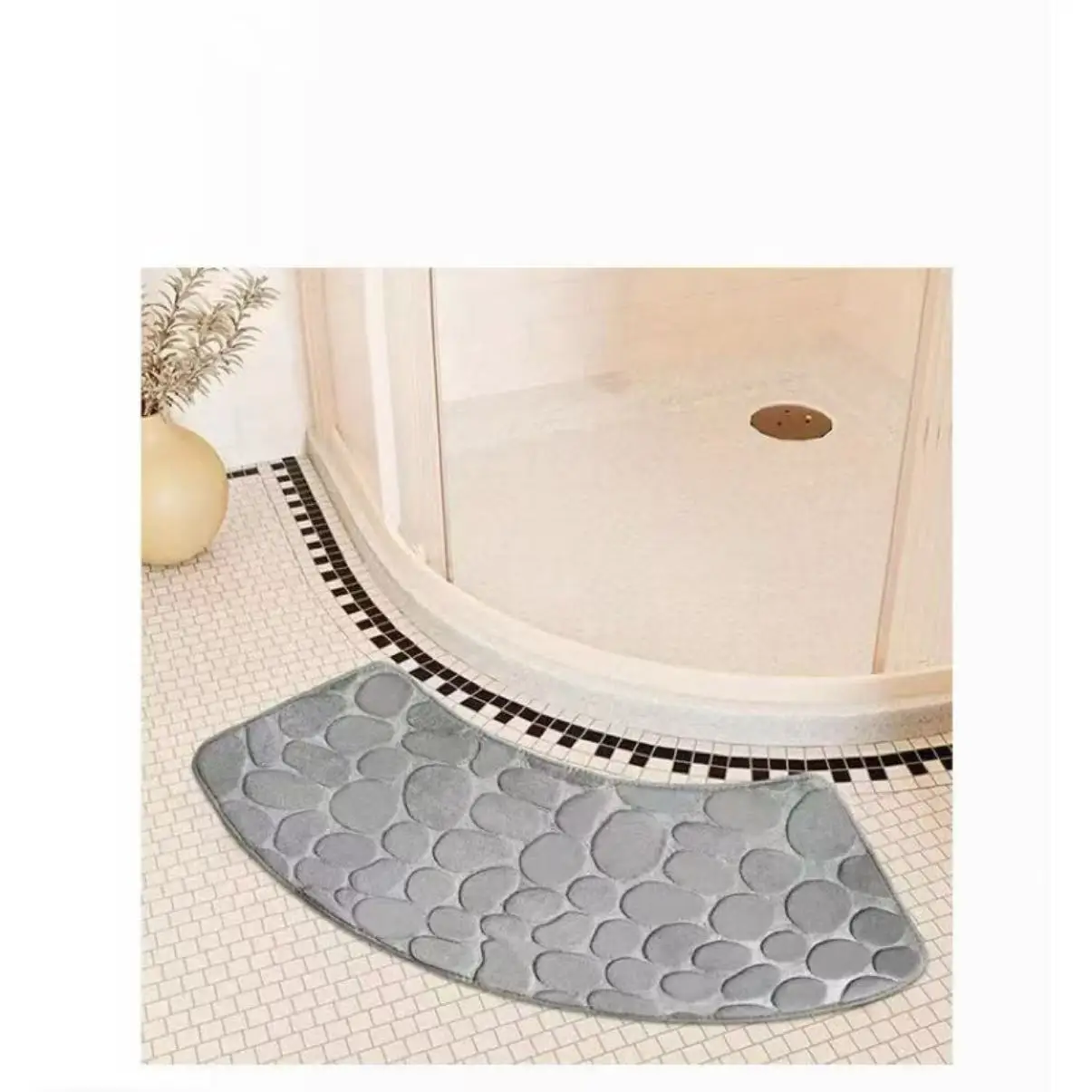 Curved Absorbent Bathroom Mat 2