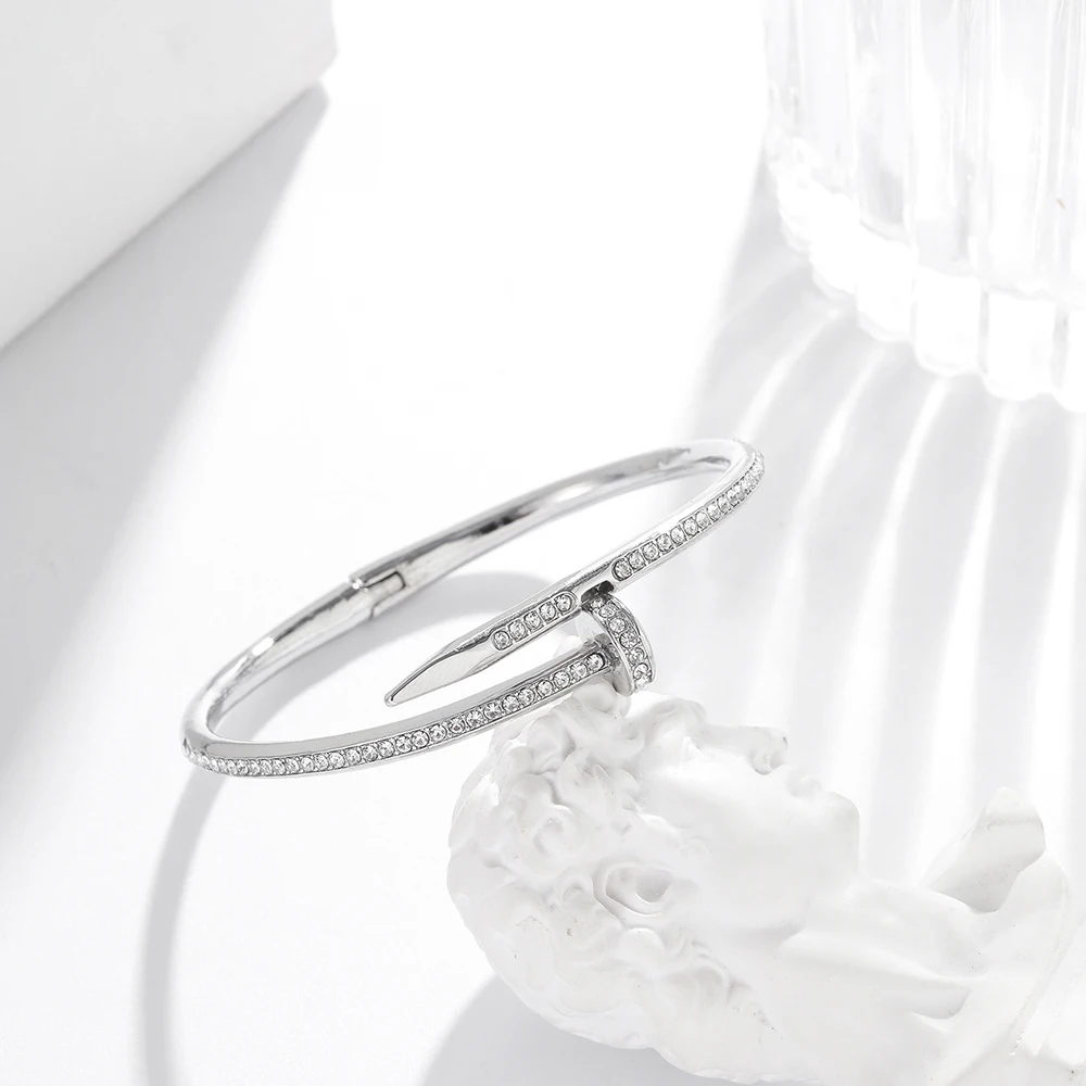 1pc Fashion personality nail design light luxury bracelet ladies everyday charm accessories