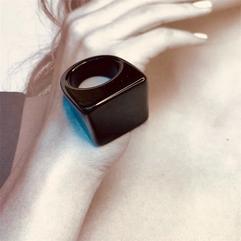 Vintage Geometric Resin Acrylic Finger Rings 3