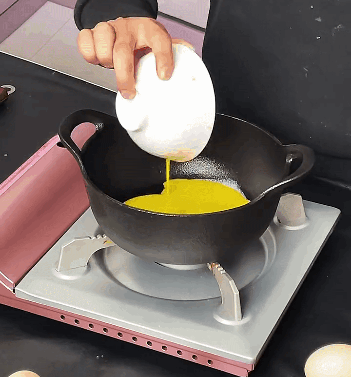 Cast Iron Non-Stick Wok - Uncoated Casserole Skillet Cookware