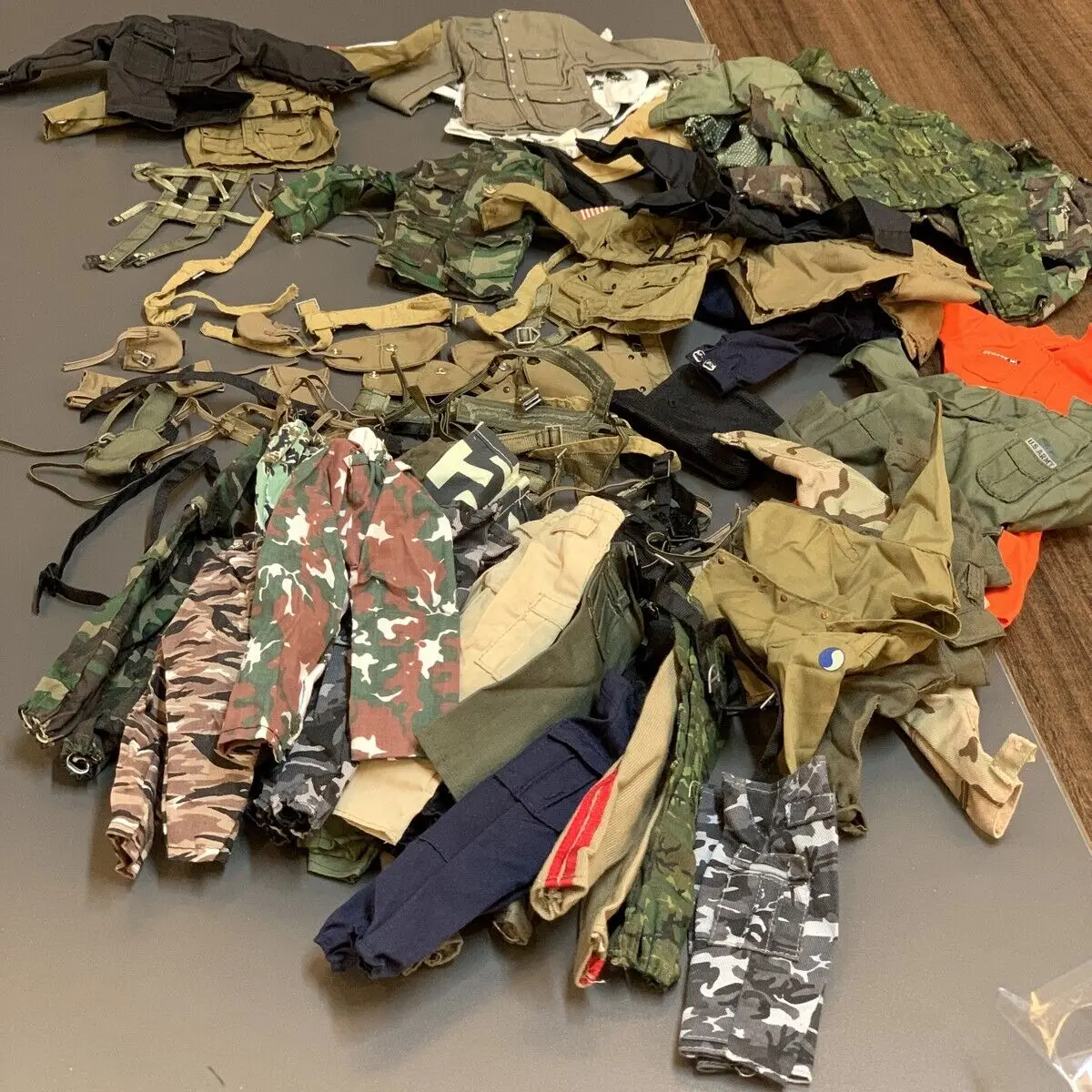 Lote de ropa de camuflaje del ejército a escala 1:6, pantalones