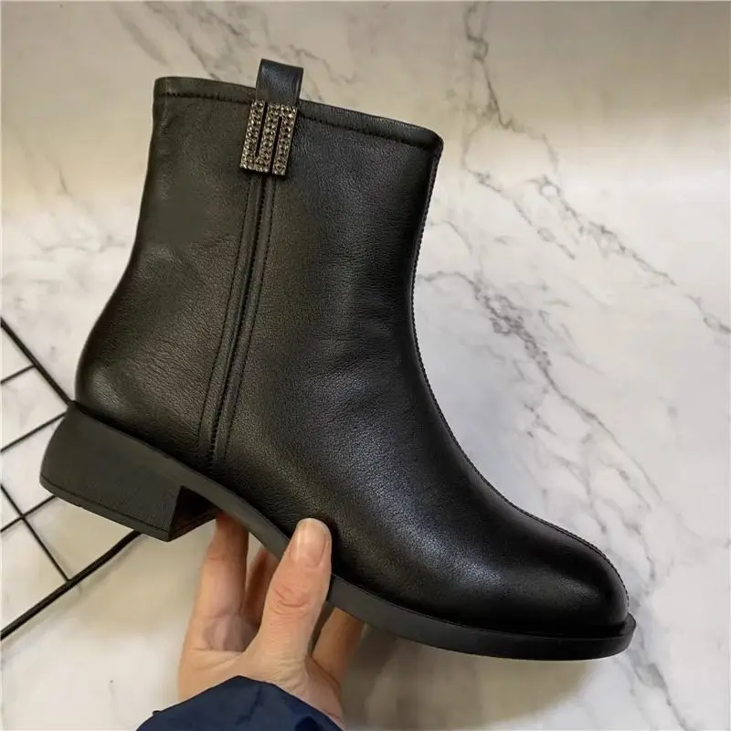 Vintage schwarze Lederstiefel Winter Frau 2025, Pelzstiefel, modische spitze Zehenschuhe, Damen-Reißverschluss, Plateaustiefel, weiblich – Detail 12