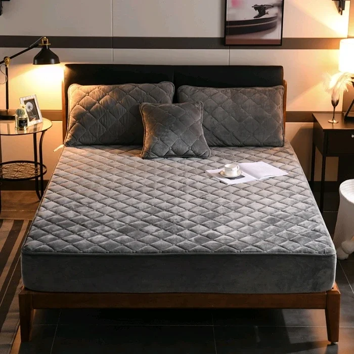 Description Picture 3 of itemPlush Thicken Quilted Mattress Cover Warm Soft Crystal Cotton Bedsheet  Quilted Bed Fitted Sheet (Need order pillowcases)