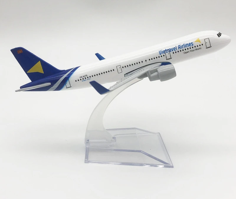 

Модель самолета A321 из металлического сплава авиакомпании Vietravel, модель пассажирского самолета со статическим украшением, масштаб 1:400