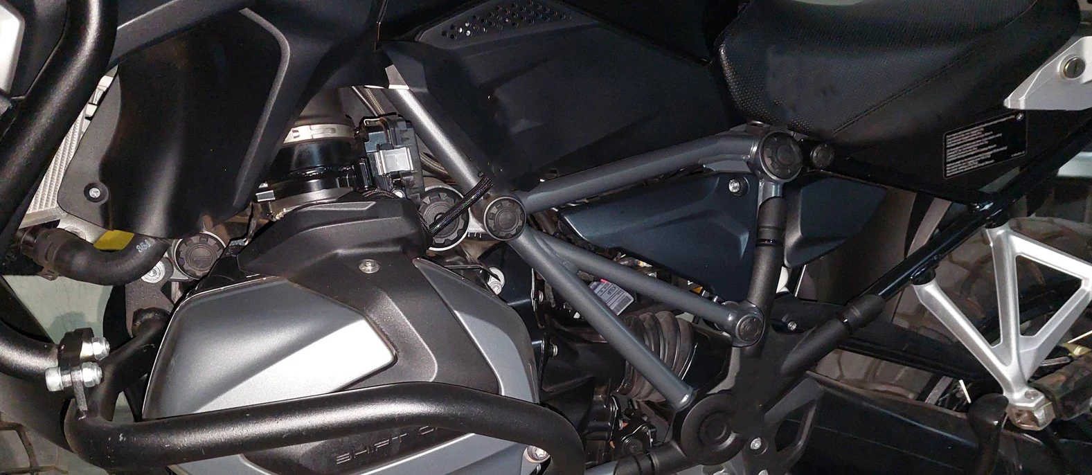 Motorcycle Frame Hole Caps Cover Plug For BMW R1200GS R 1200 GS LC Adventure ADV R1250GS R 1250 GS Adventure 2014-2020 2021 2019 Motorcycle Frame Hole Caps Cover Plug For BMW R1200GS R 1200 GS LC Adventure ADV R1250GS R 1250 GS Adventure 2014-2020 2021 2019