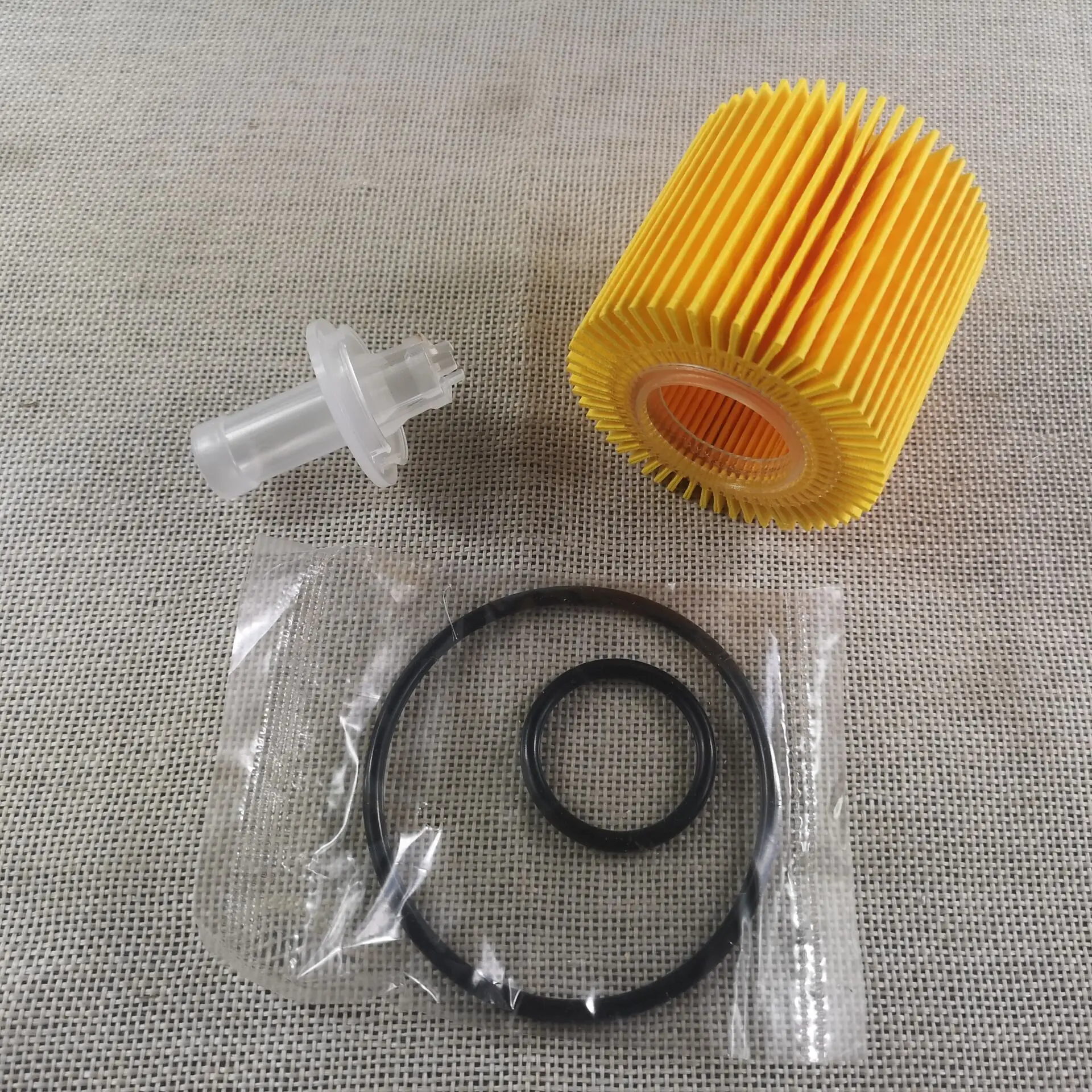 Oil Filter 04152 YZZA6 For Prius Corolla Scion IM XD 04152 37010 