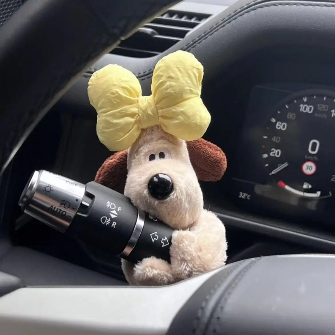 Cute Bowknot Dog Car Suspension Decoration Plush Doll Decoration Girl Creative Birthday Gift Car Accessory Women car interior accessories