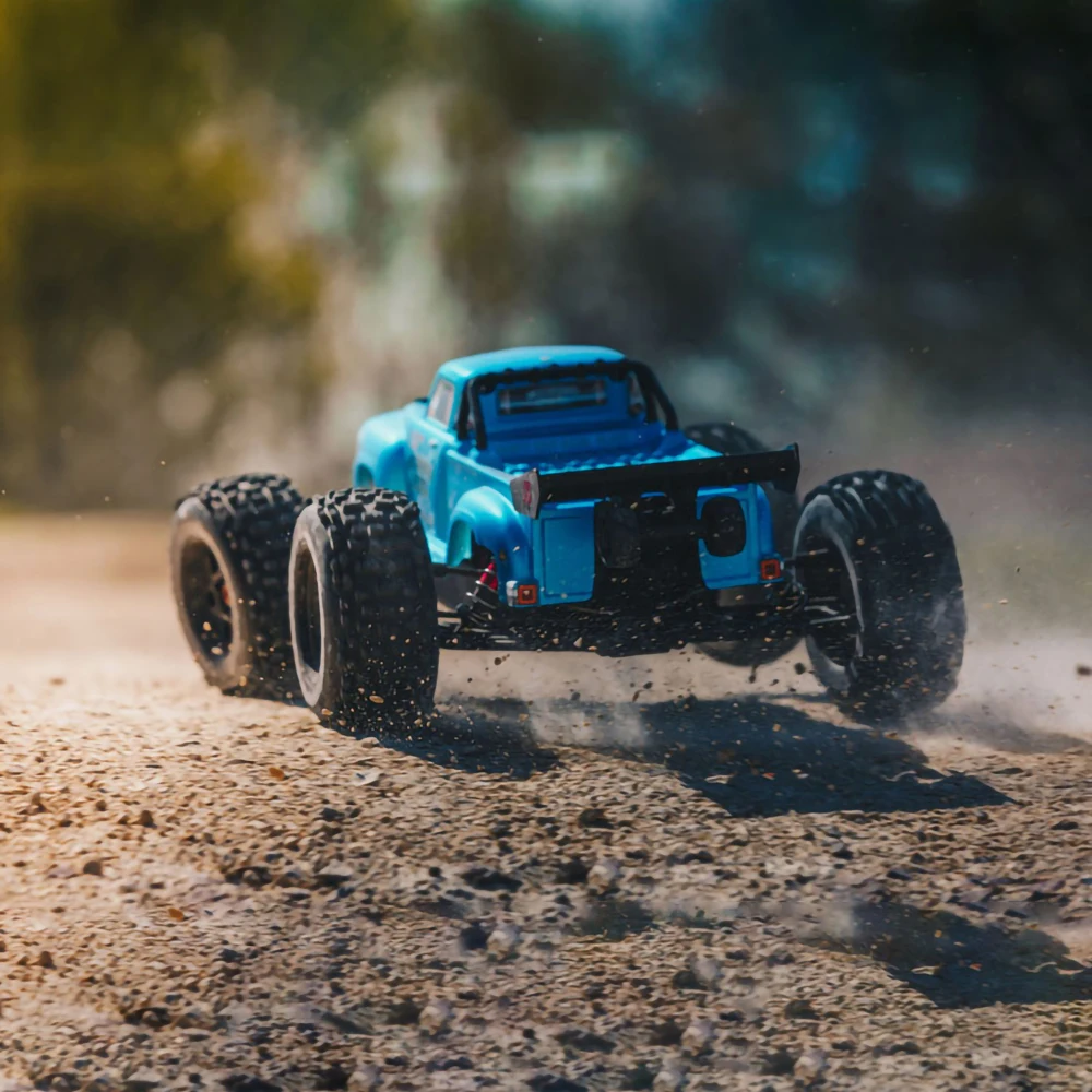 ARRMA 最新V5型 ノトーリアス1/8 Amazon.com: ARRMA 1/8 Notorious 6S V5 4WD BLX Stunt RC Truck