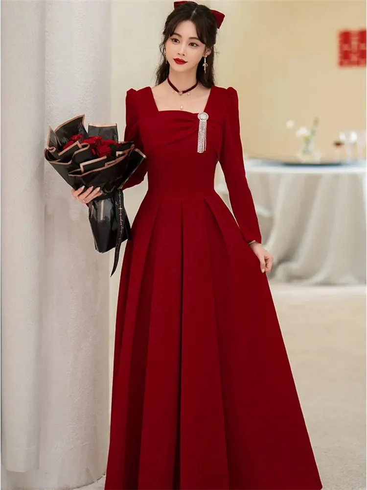 Rotes kleid mit kragen Clearance