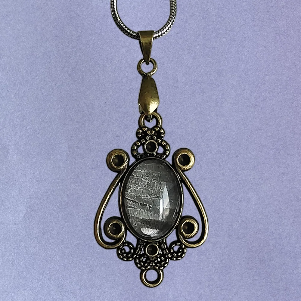 

Moonionalusta Iron Meteorite Pendant Iron Meteorite Inlaid Necklace Natural Meteorite Material Jewelry Gift