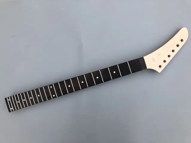メイプルギターネック 25.5 インチ 22 フレットローズウッド指板バナナ