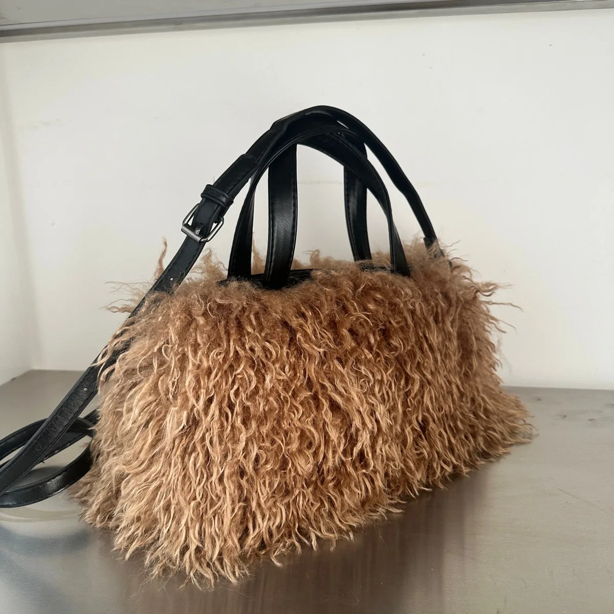 Designer Fluffy Plush Shoulder Bag Warm Faux Mongolian Fur HandBags for Women Brands Large Hobo Shopper Heart Shaped Purses