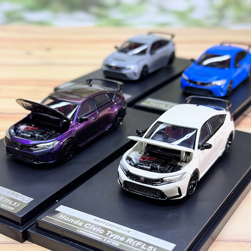 

Модель автомобиля FL5 Тип R со съемным мотором из сплава, 1:64