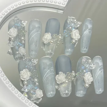 10pcs high-end Blue and white gradient pure desire system is removable handmade fake nails, Changshan Camellia style white three 1