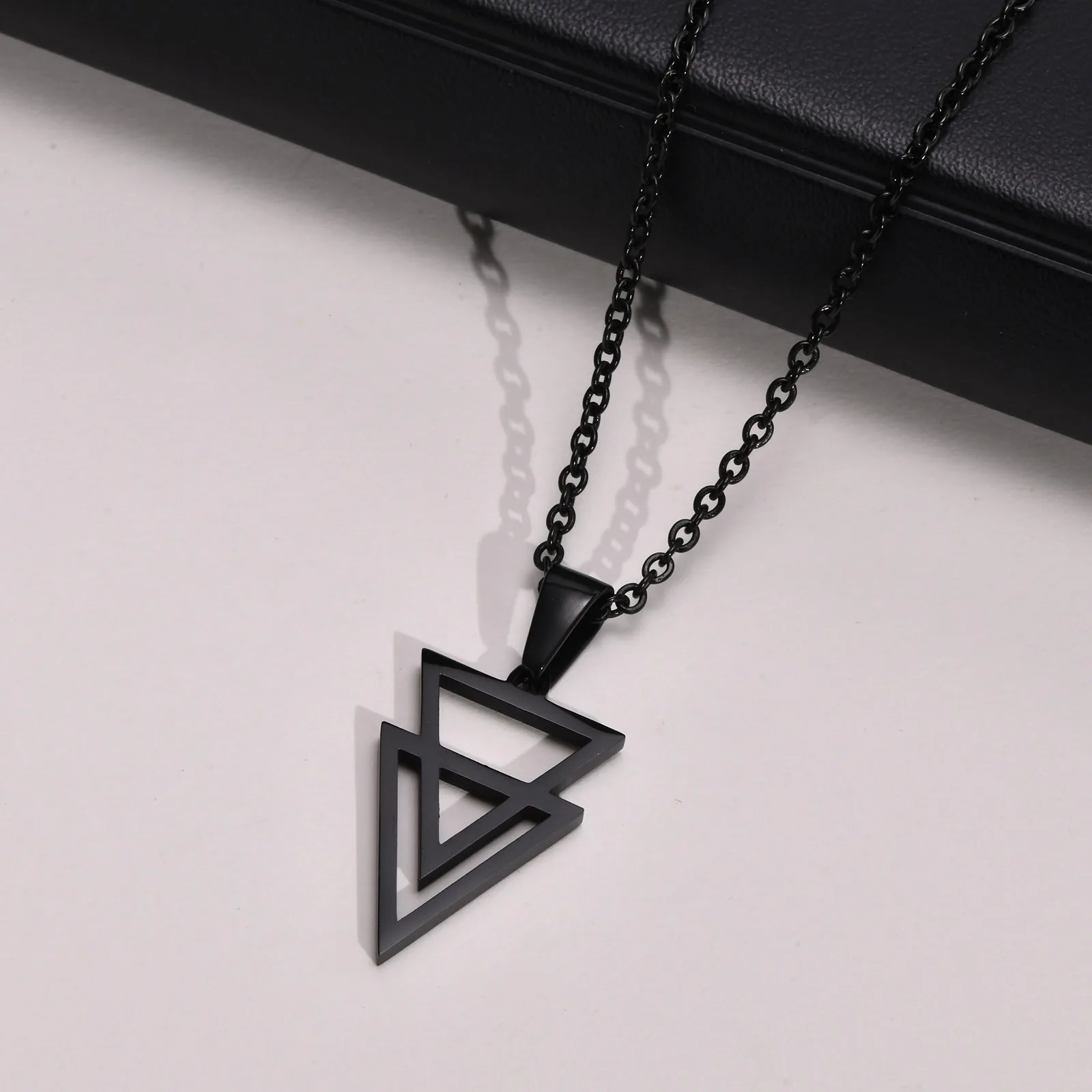 Kuzzoi Necklace Men Triangle Pendant Basic Modern 2024 | Buy Kuzzoi Online  | ZALORA Hong Kong